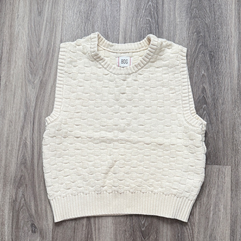 BDG Textured Cream Knit Vest Size Large Women’s Cotton blend Sweater - Picture 2 of 6